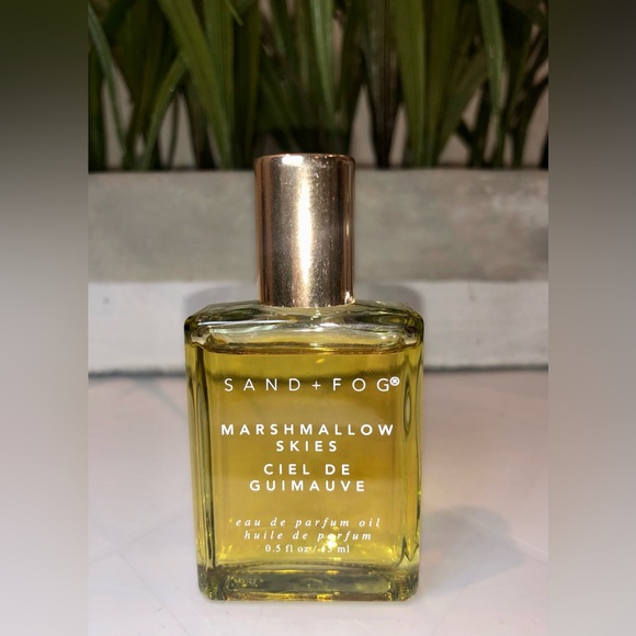 Sand + Fog Marshmallow Skies Eau de Parfum Oil - Picture 3 of 4